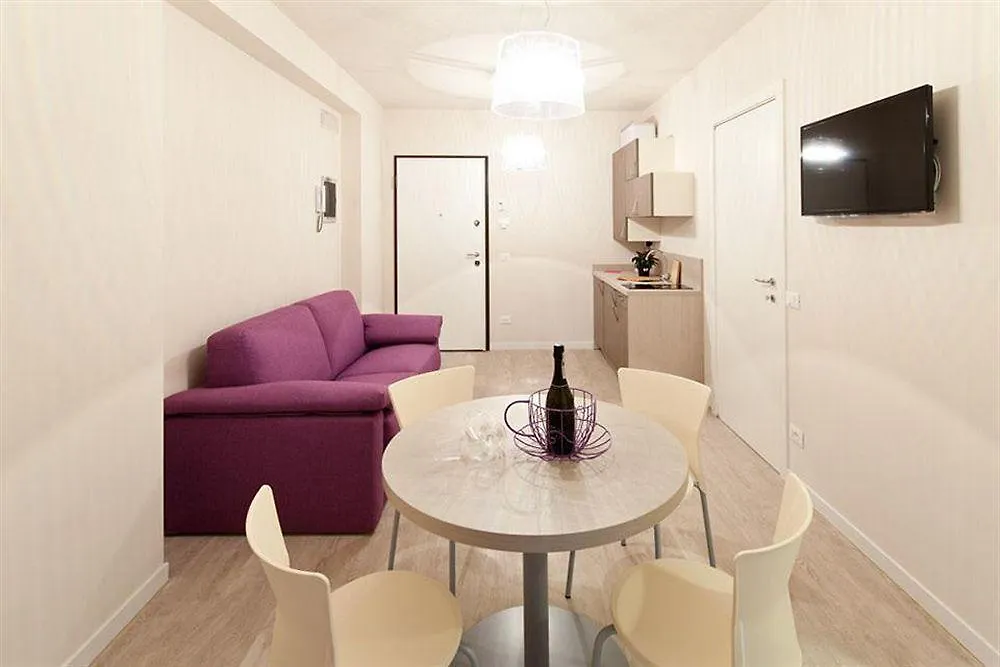 Residence Lenno 2*,  Italia